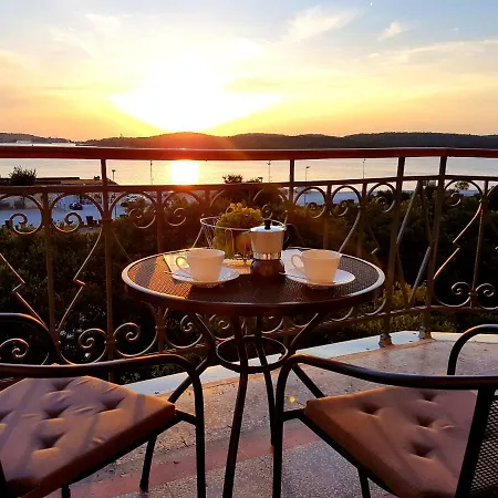 App Obrovac In The Centre - With Amazing Sea View! Apartment Pula Exterior photo