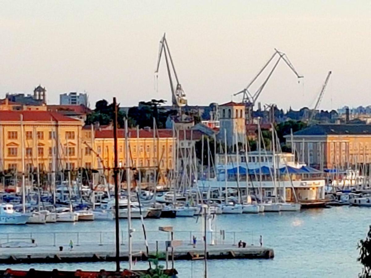 App Obrovac In The Centre - With Amazing Sea View! Apartment Pula